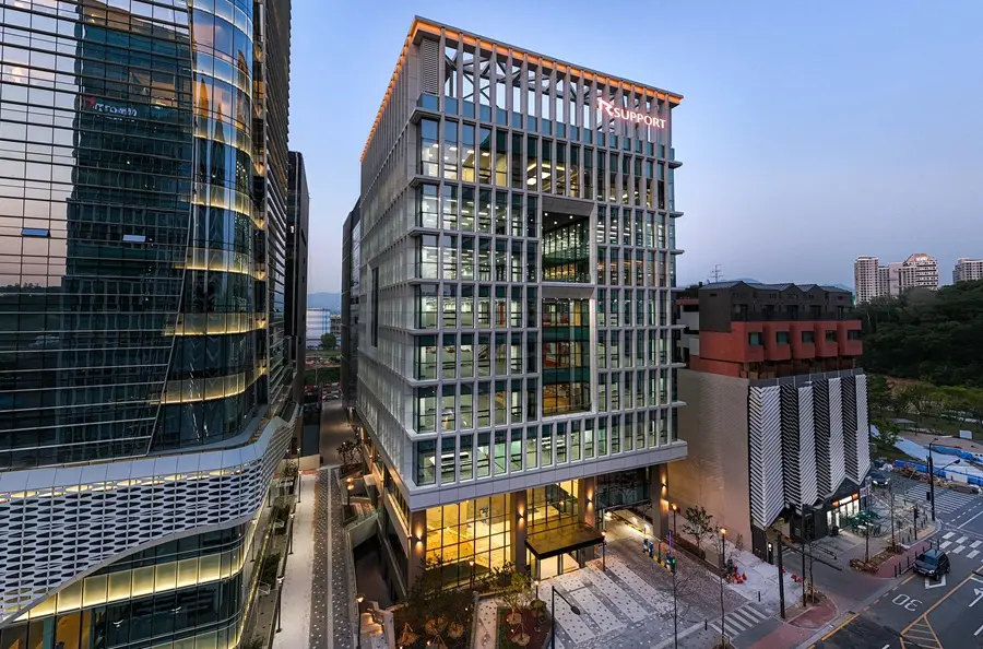 알서포트 사옥 야경